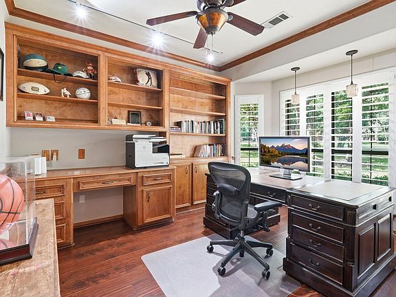 4th image of 2312 Hollowbrook Ln