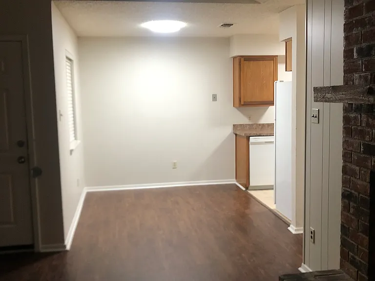 7712 Jennifer Ln — Photo 5