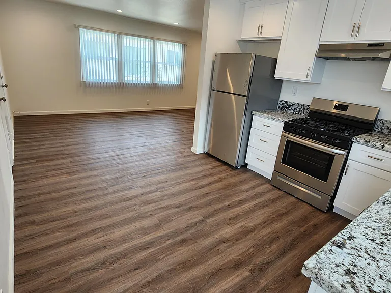 3367 Mentone Ave — Photo 6