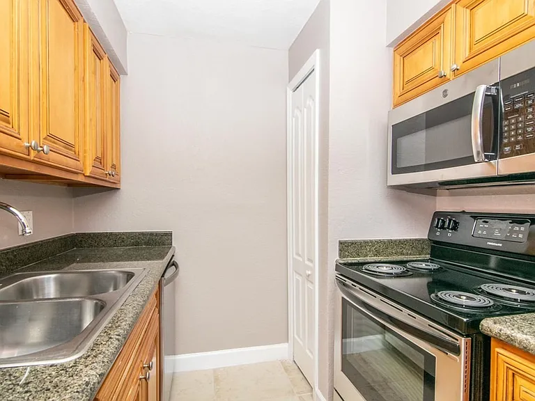 210 Red Cedar Pl — Photo 5