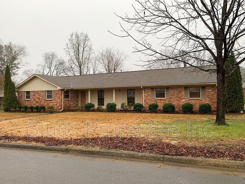 1st image of 513 Hazelwood Dr