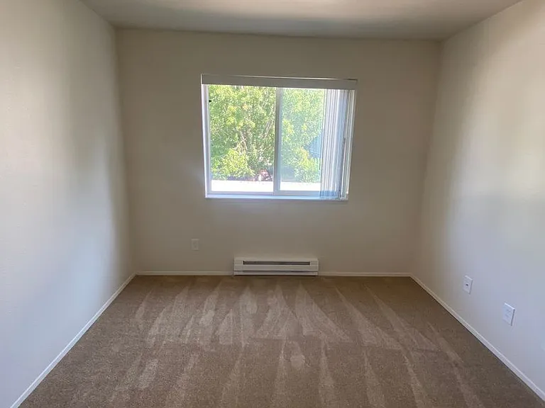 Steeple Chase Apartments — Photo 47