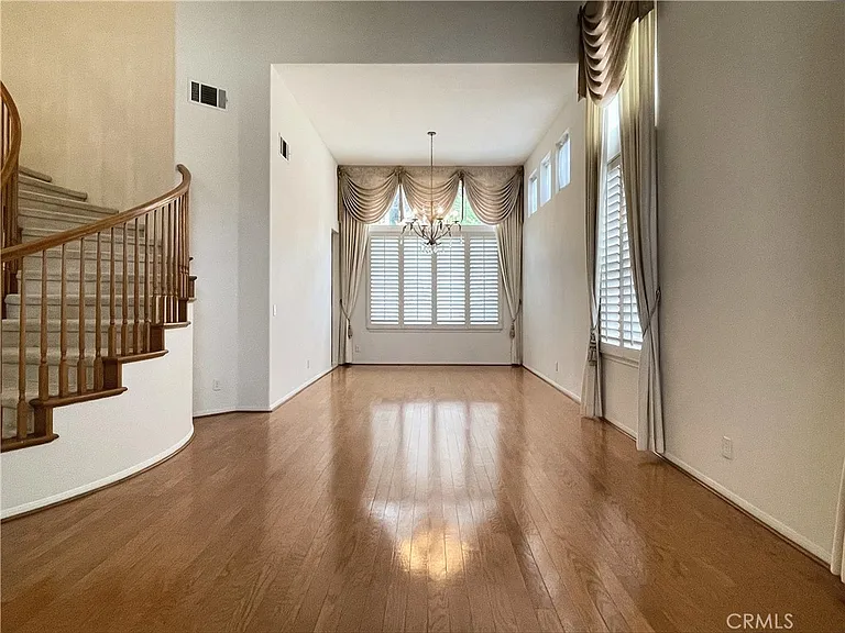 2712 Westbourne Pl — Photo 4