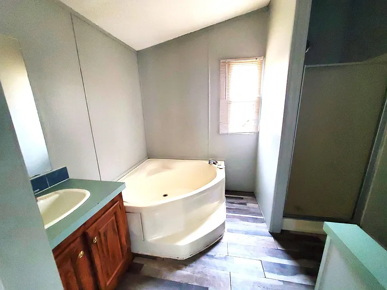 20327 Clyde Dr #B — Photo 3