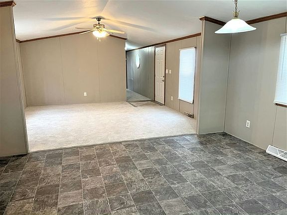 5th image of 565 Linda Ln