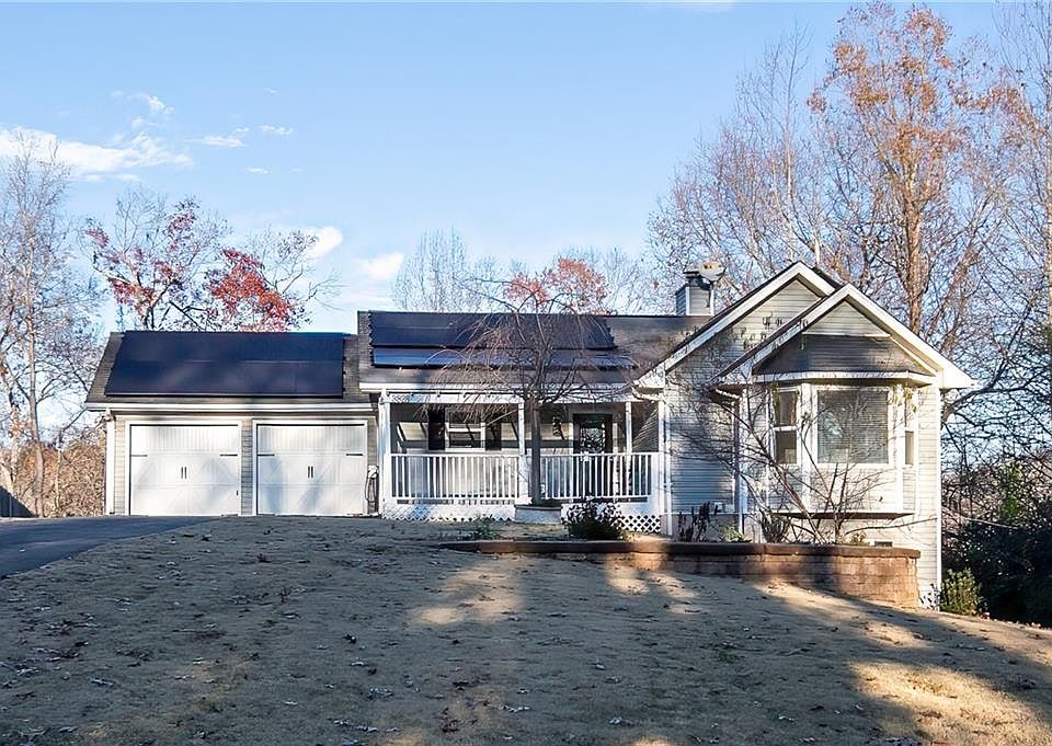 1st image of 3828 Clubhouse Dr