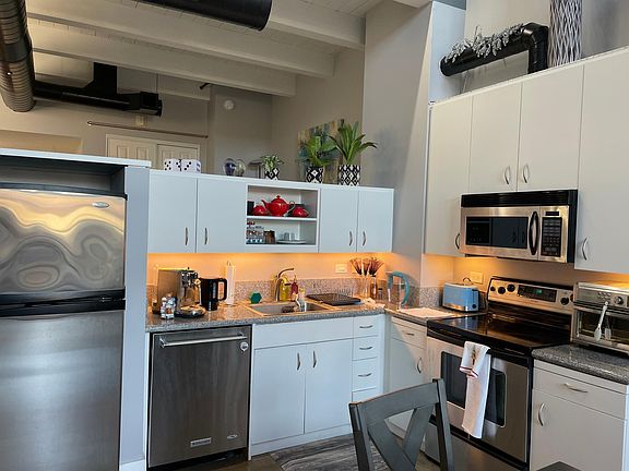 5th image of 333 Santana Row APT 327