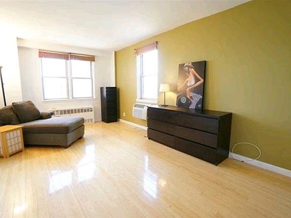 5th image of 5800 Arlington Ave APT 15A