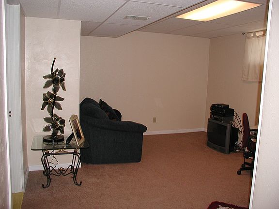 Family rm dnstrs