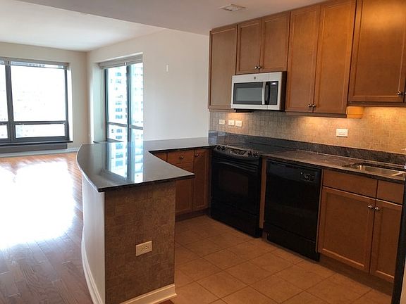 5th image of 130 N Garland Ct APT 2702