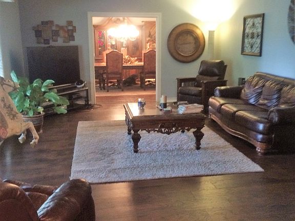 4th image of 1212 Canadian St