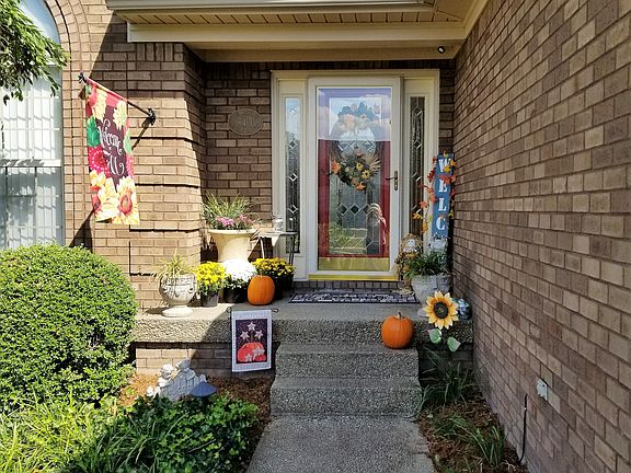 3rd image of 6413 Autumn Oak Way