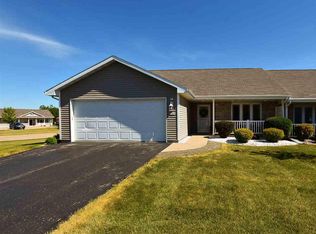 3180 Elk Ridge Dr #F-35, Oshkosh, WI 54904
