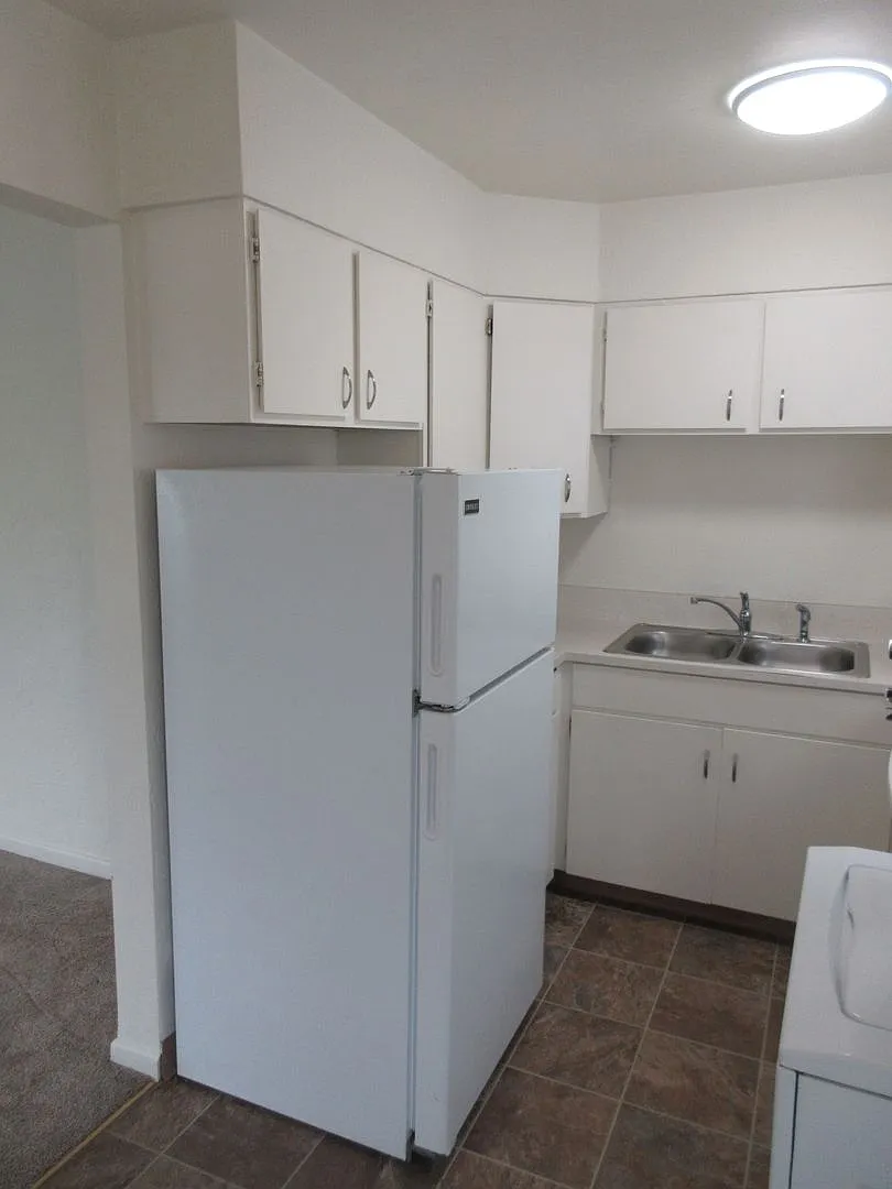 One Bedroom House, Water, Sewer and Garbage are Provided! — Photo 3