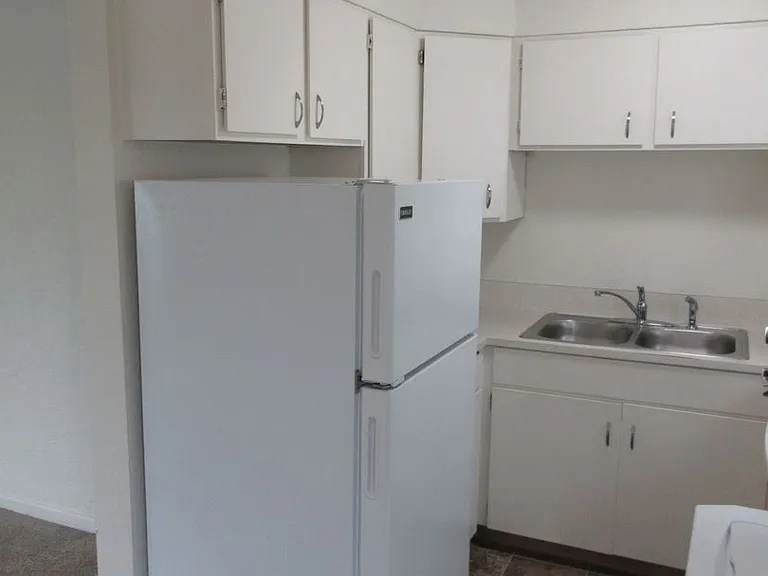 One Bedroom House, Water, Sewer and Garbage are Provided! — Photo 3