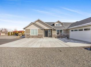 105503 E Badger Rd, Kennewick, WA 99338