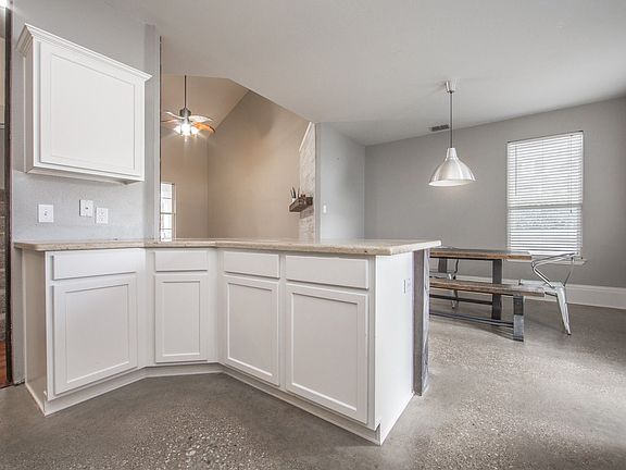 5th image of 1054 Elm Dr