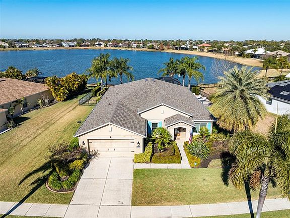 3rd image of 5431 Sandy Shell Dr