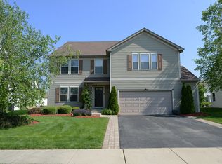 1050 Veteran Ave, Elburn, IL 60119