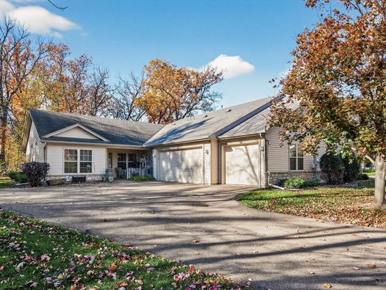 27724 Woodland Dr, Chisago City, MN 55013