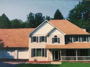 4 Glen Ridge Rd, Hopewell Junction, NY 12533