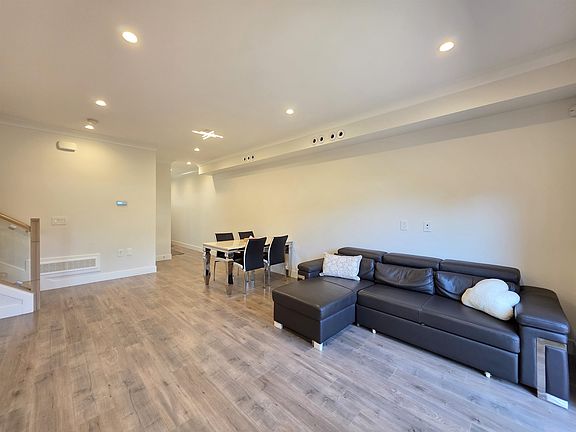 3rd image of 9680 Williams Rd #17