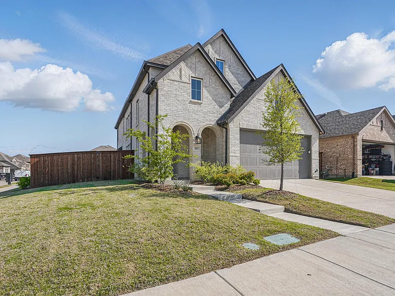 3003 Wind Knot Way — Photo 2