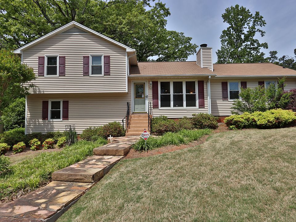 1st image of 601 Brighton Dr