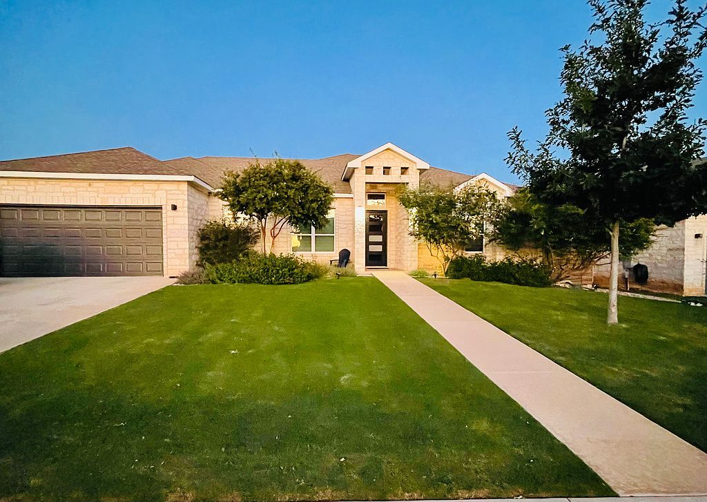 736 Northern Red Oak Ln - Property Image
