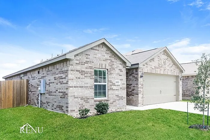 3 bed, 2.0 bath, 1414 sqft, $1,615 — Photo 2