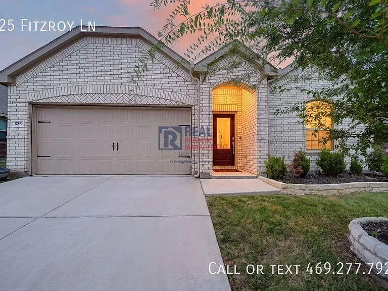 625 Fitzroy Ln — Photo 1