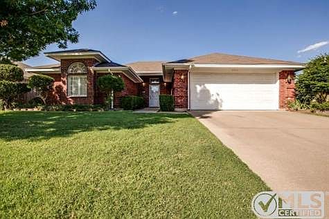 1st image of 836 NW Park Meadow Ln