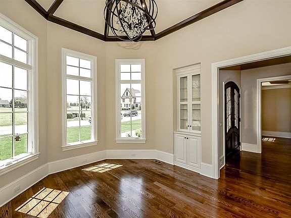 5th image of 403 Belle Meade Ct