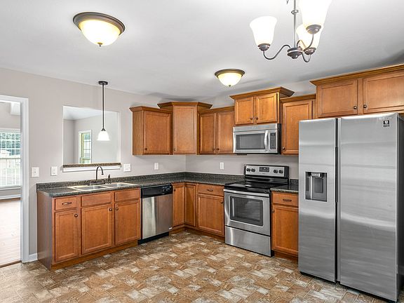 2nd image of 621 Hidden Valley Dr