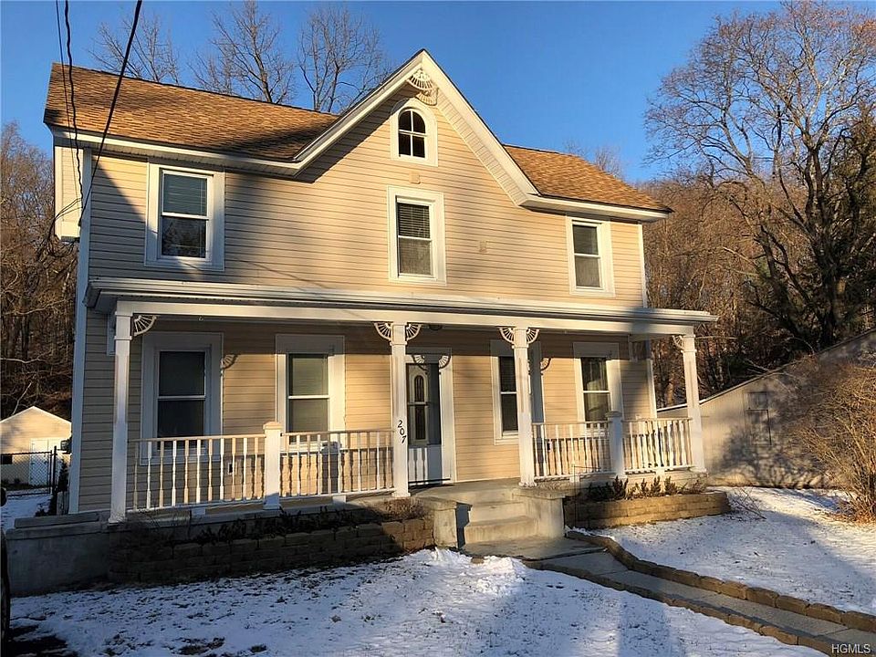 1st image of 207 W Main St