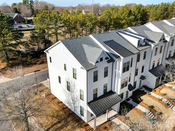 604 District Ct, Fort Mill, SC 29708