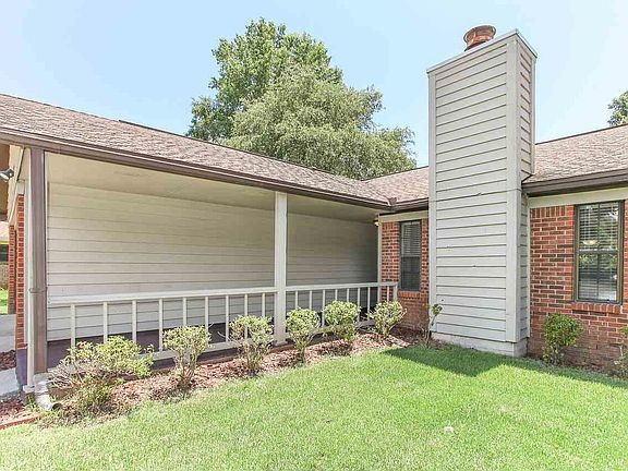 3rd image of 7495 Baywoods Ln