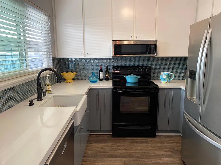 2844 E 3rd St #204 — Photo 8
