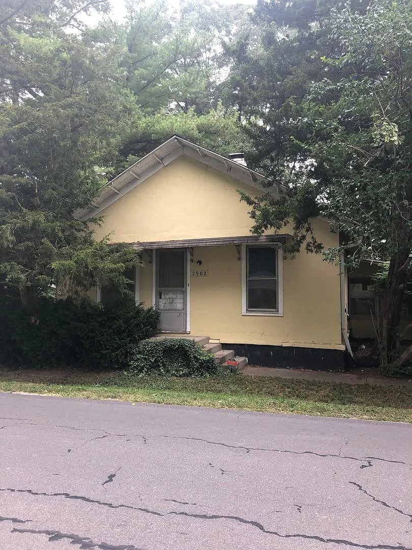 2902 W John St photo 1