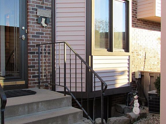 2nd image of 2331 Southwood Pl