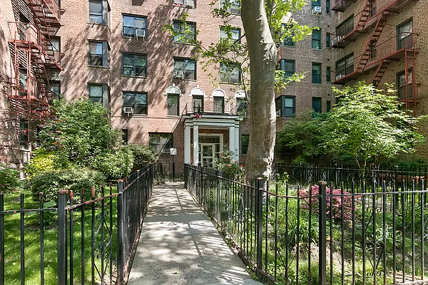 Rented by Modern Spaces | media 14