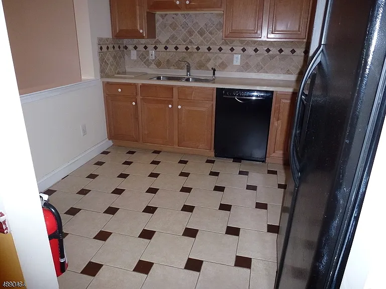 223 Emily Pl — Photo 5