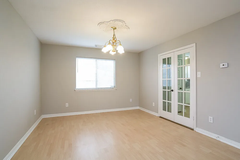 4 bed, 2.5 bath, 2152 sqft, $2,760 — Photo 3