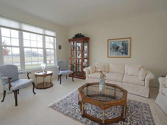 4th image of 2875 McLellan Blvd