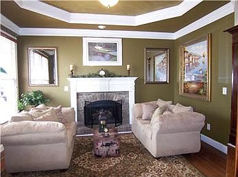 4th image of 3940 Lantern Hill Dr