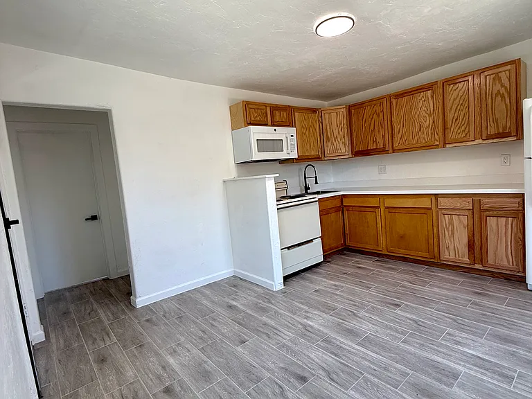 2614 N Balboa Ave #3 — Photo 4