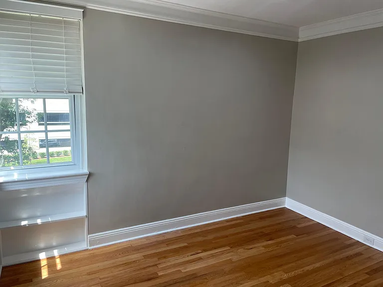 1337 E Morehead St — Photo 22