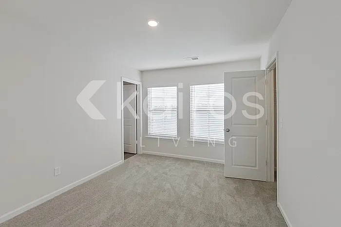 2191 Banyan Cir — Photo 12