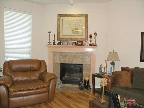 4th image of 3313 Buckingham Pl