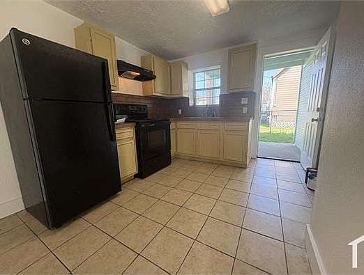 5th image of 814 35th St Unit 1